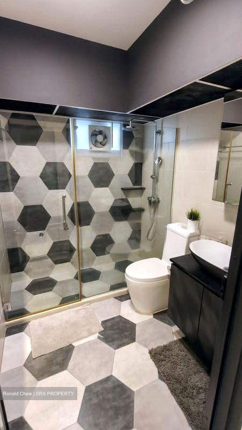 Blk 428B Floral Spring @ Yishun (Yishun), HDB 5 Rooms #633124791